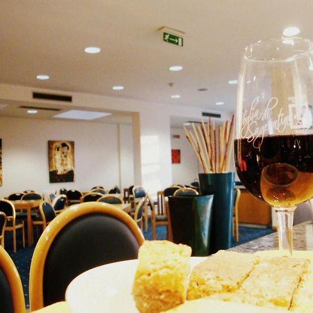 City Hotel & Suites Foligno Eksteriør billede