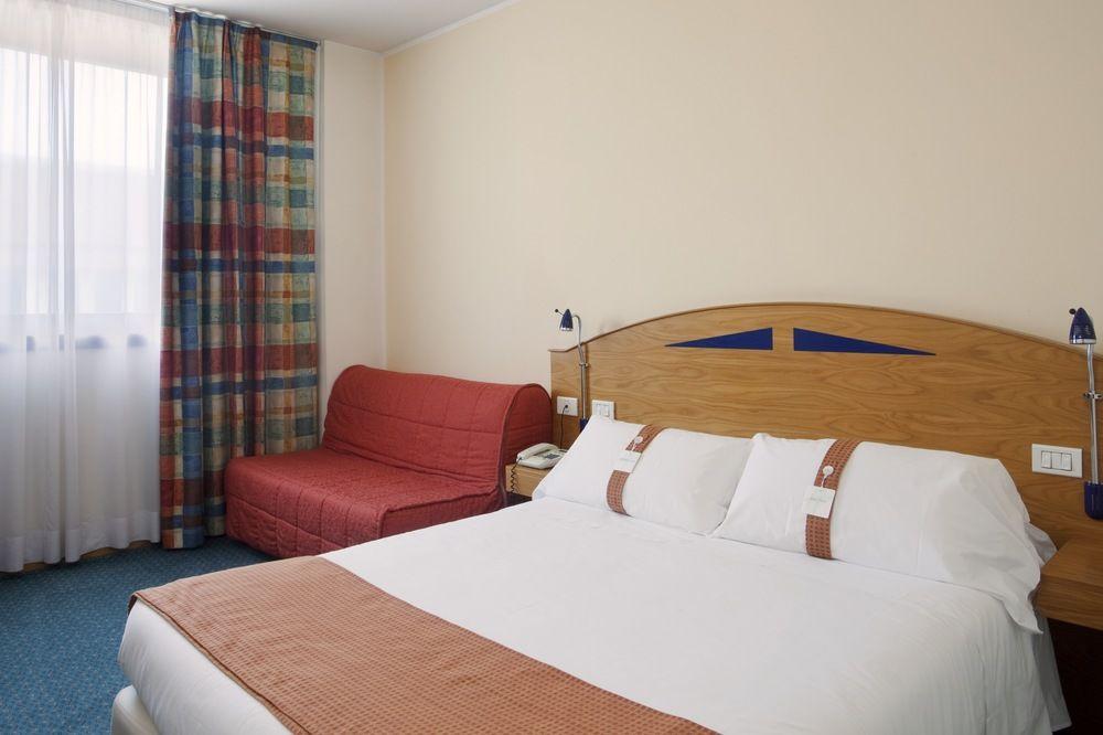 City Hotel & Suites Foligno Eksteriør billede