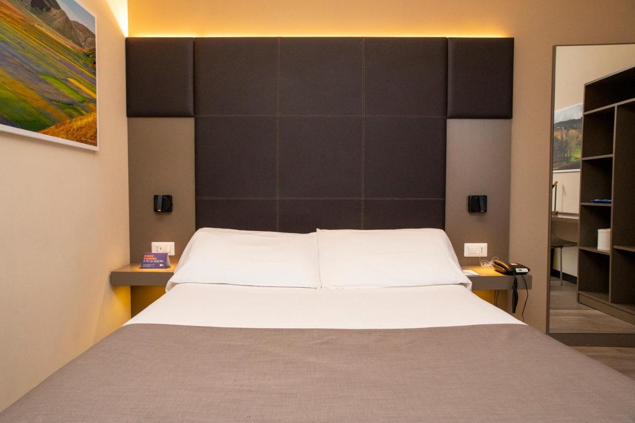City Hotel & Suites Foligno Eksteriør billede