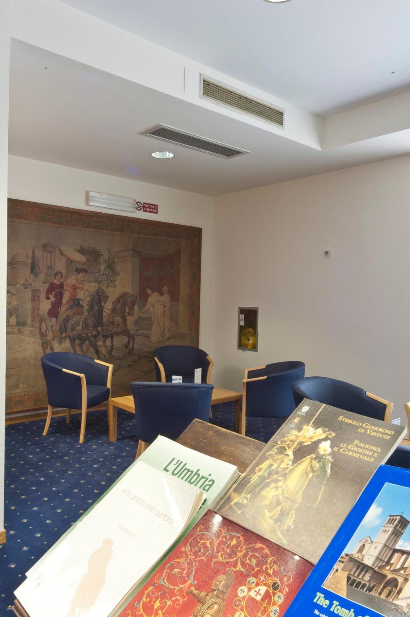 City Hotel & Suites Foligno Eksteriør billede