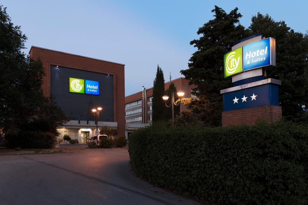 City Hotel & Suites Foligno Eksteriør billede